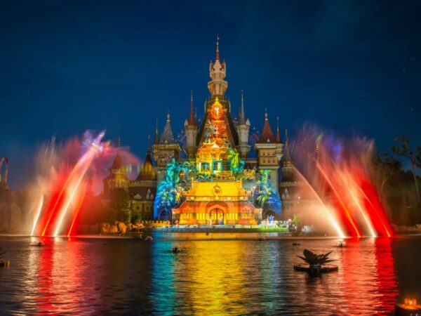 The lake and castle at grand world