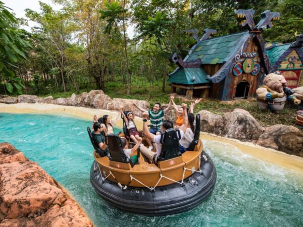 lazy river at water park