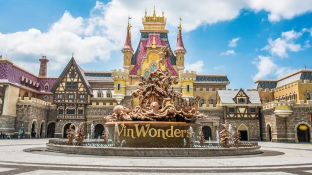 vinwonders phu quoc - the square outside