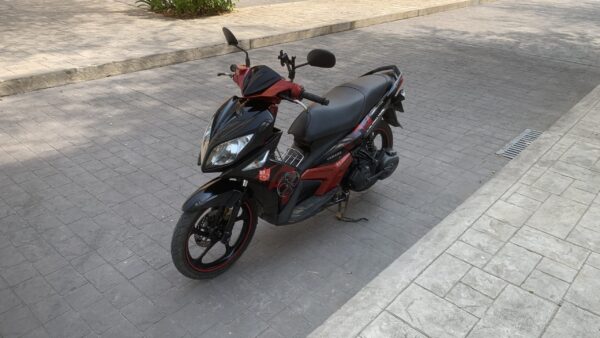 IMG_3882 yamaha nouvo left front side