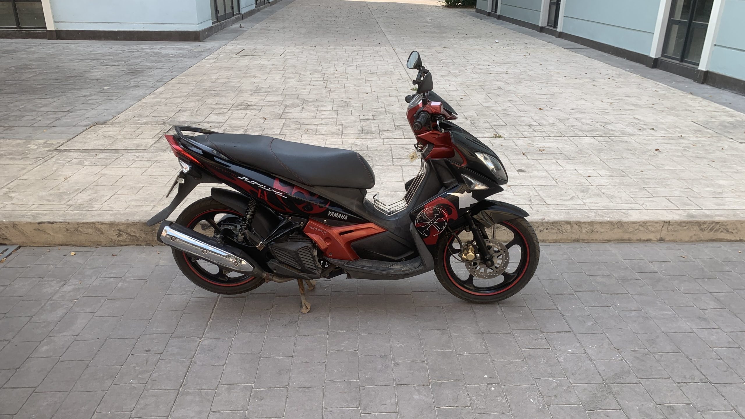 yamaha nouvo правая сторона