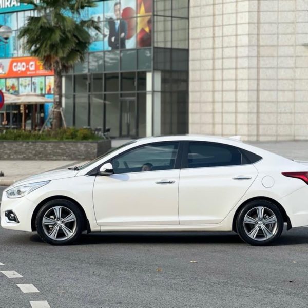 자동차 임대 PHU QUOC - HUYNDAI ACCENT 2020-2022 01 Аренда автомобиля с водителем – HUYNDAI ACCENT 2020-2022