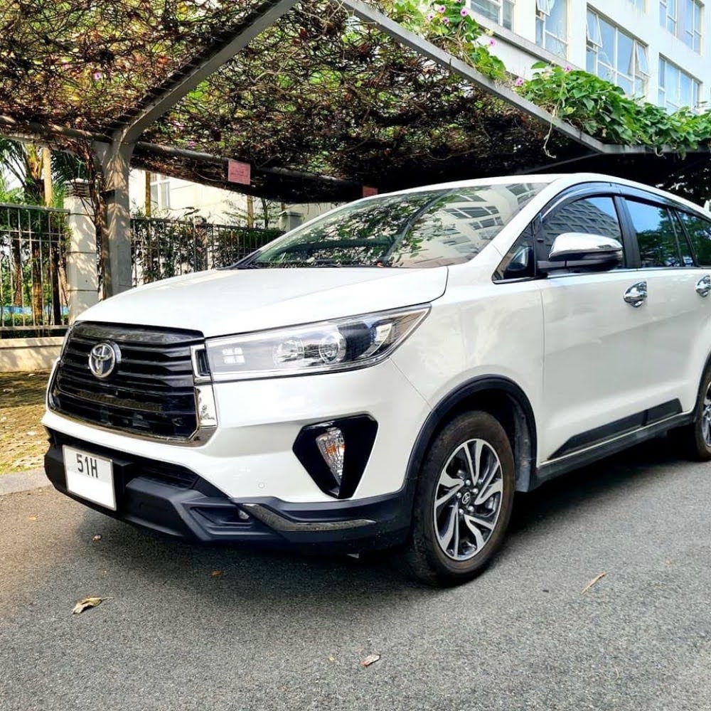 자동차 임대 PHU QUOC-TOYOTA INNOVA 2020 2021
