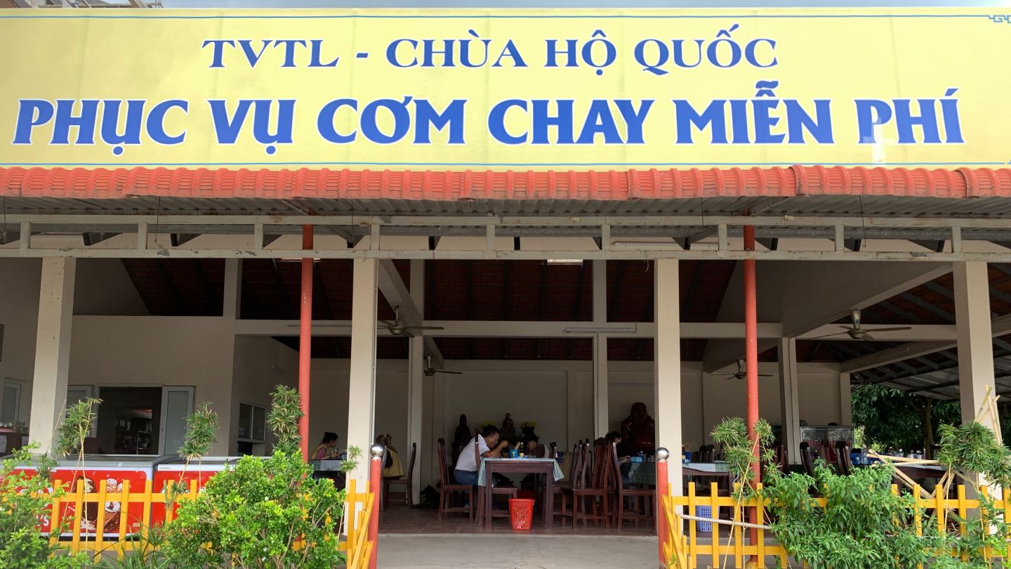 Comlimentary lunch for tourist at the vegan restaurant next to Phu Quoc Pagoda