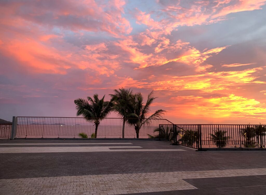 Easily watch the enchanting sunset